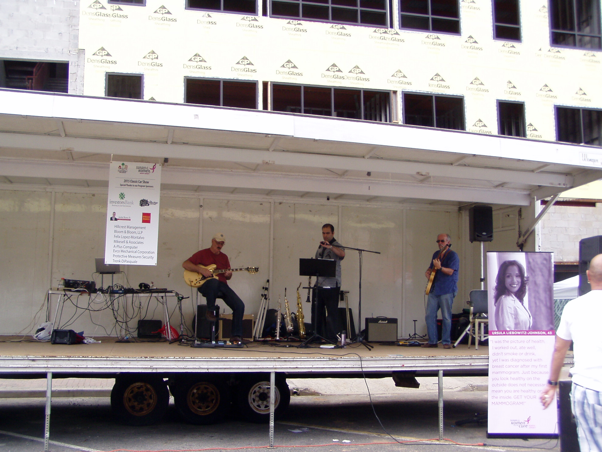 musicians at car show 1.jpg musicians at car show 1.jpg